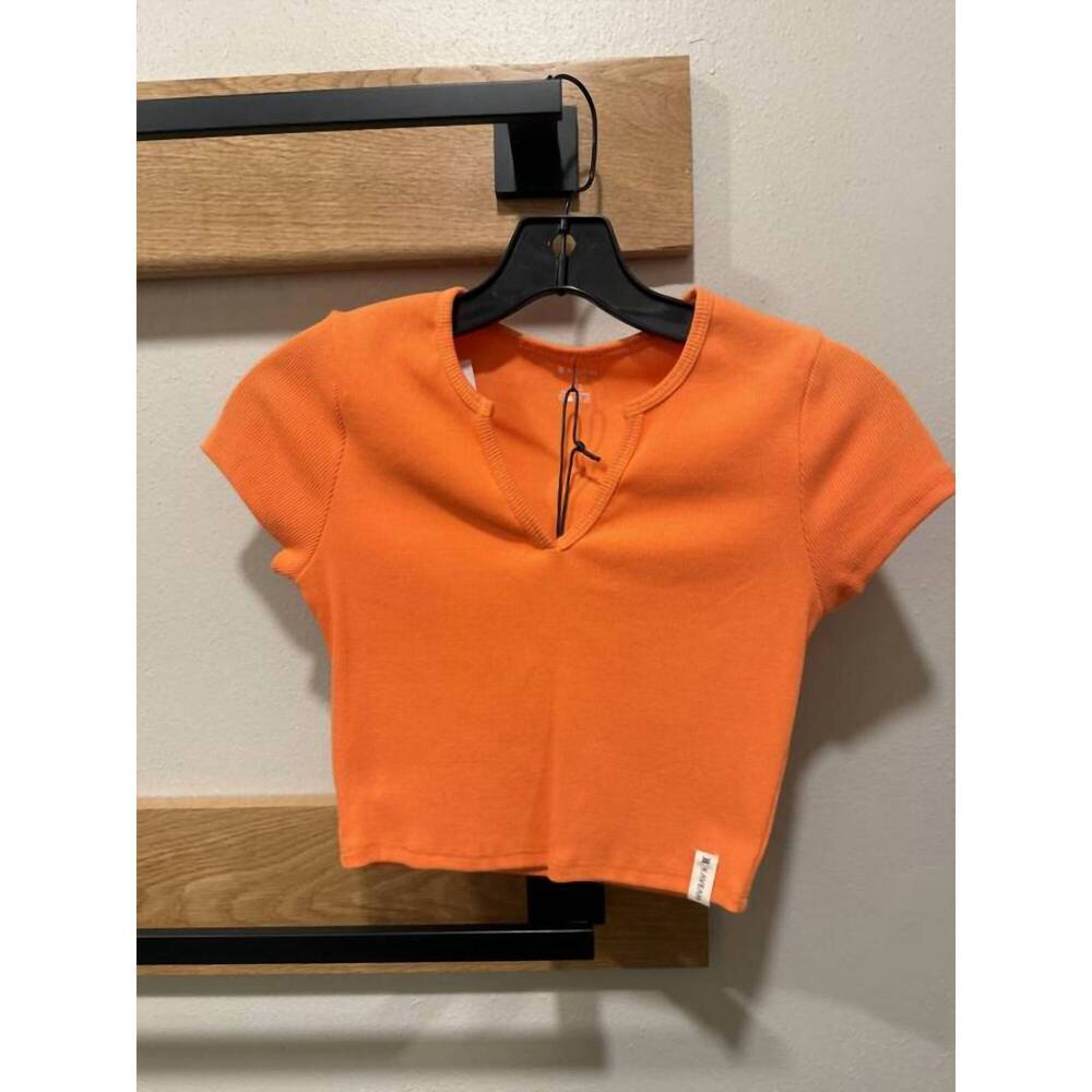 NEW KAVEAH girl's v neck tee in clementine